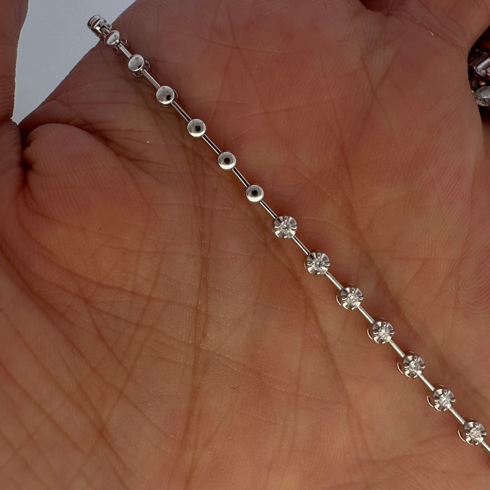 
                      
                        Pulsera Tenis Con Diamantes y Bolitas
                      
                    