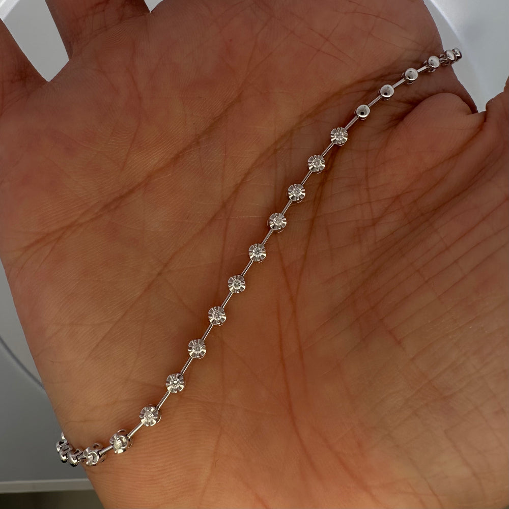 
                      
                        Pulsera Tenis Con Diamantes y Bolitas
                      
                    