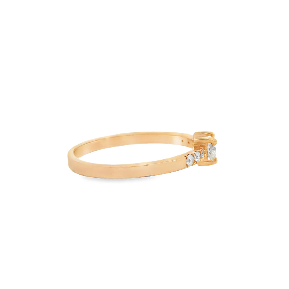 ENTREGA INMEDIATA / PIEZA ÚNICA / Anillo con Diamante Central corte Corazón y Diamantes laterales / Oro rosa 14K / Talla 8