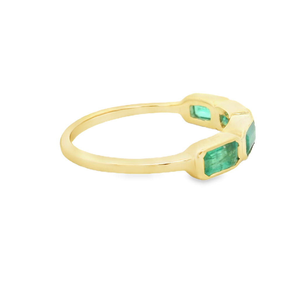 
                      
                        Anillo Zaira
                      
                    