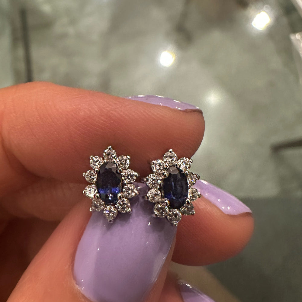 
                      
                        Kate Mini Earrings
                      
                    