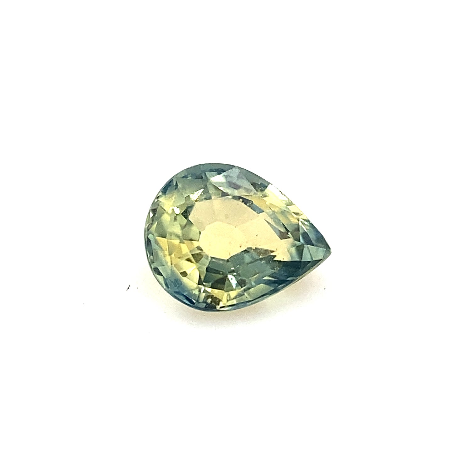 LOOSE STONE / Yellow sapphire with blue contours of 0.41ct / Total value 11,990 pesos