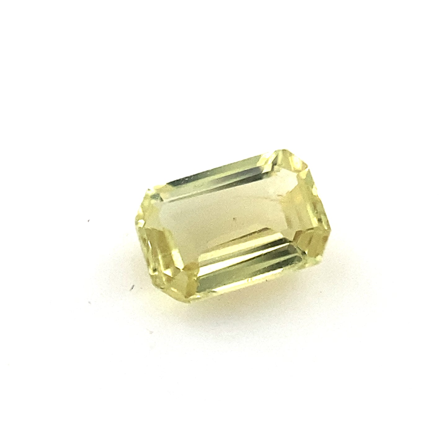 LOOSE STONE / 0.49ct emerald cut yellow sapphire / Total value 7,100 pesos