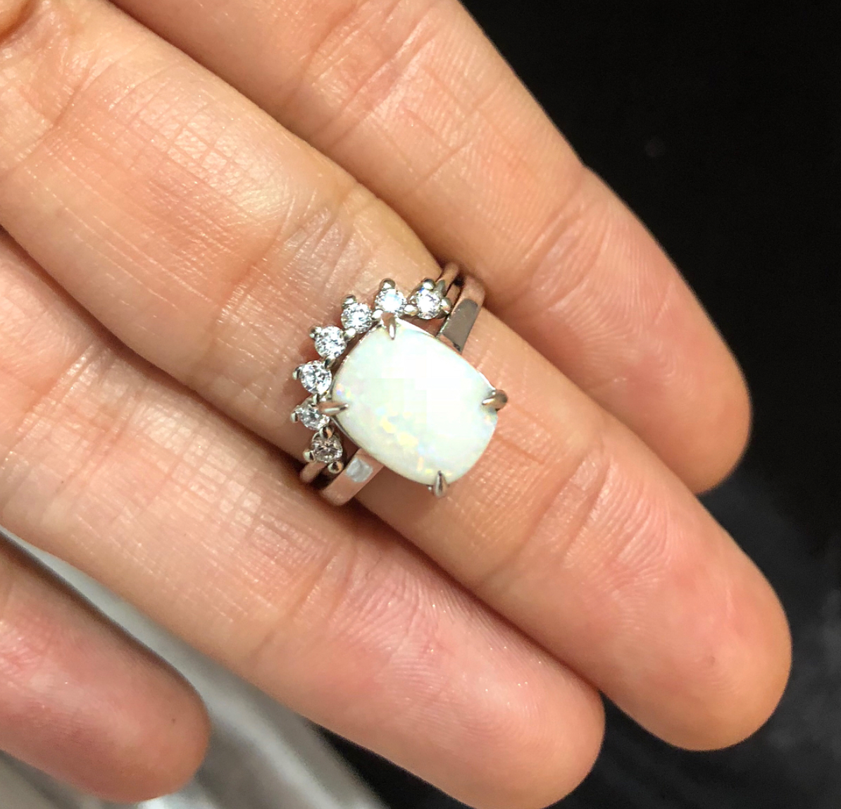Anillo Corona Mijal con Diamantes Blancos