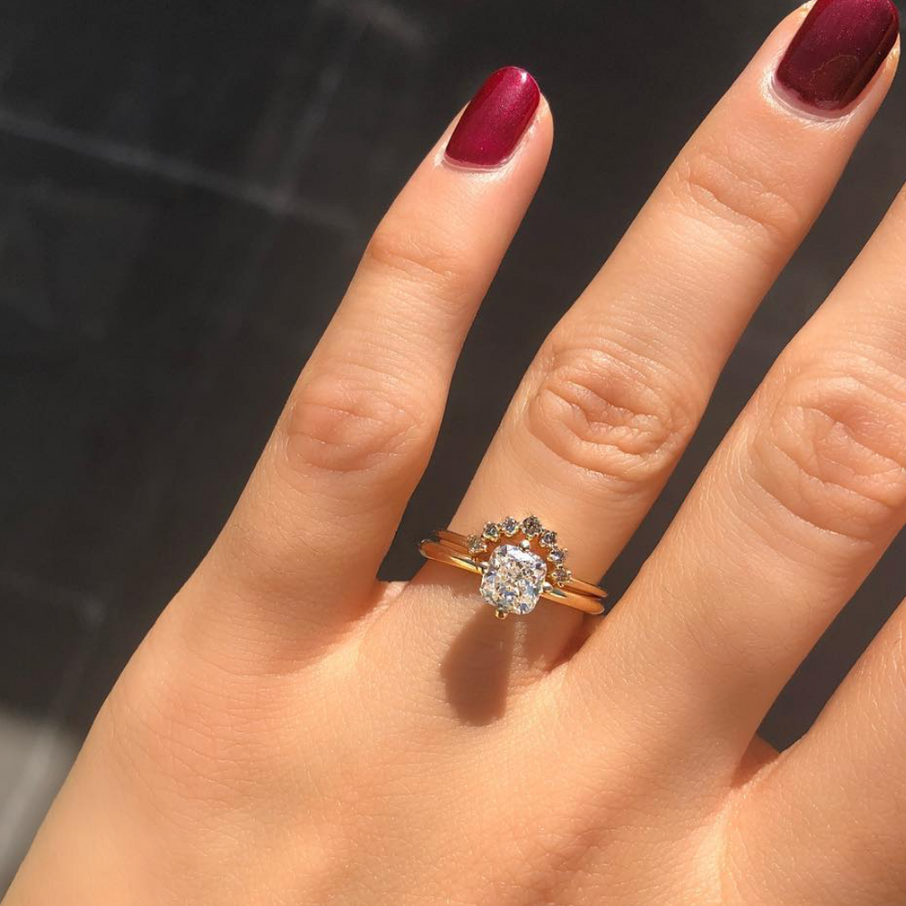 
                      
                        Anillo Corona Mila
                      
                    