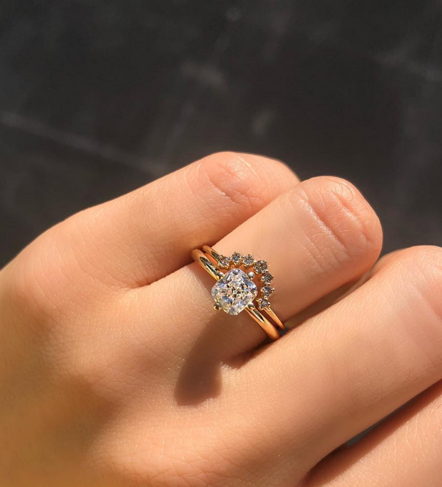 
                      
                        Anillo Corona Mila
                      
                    