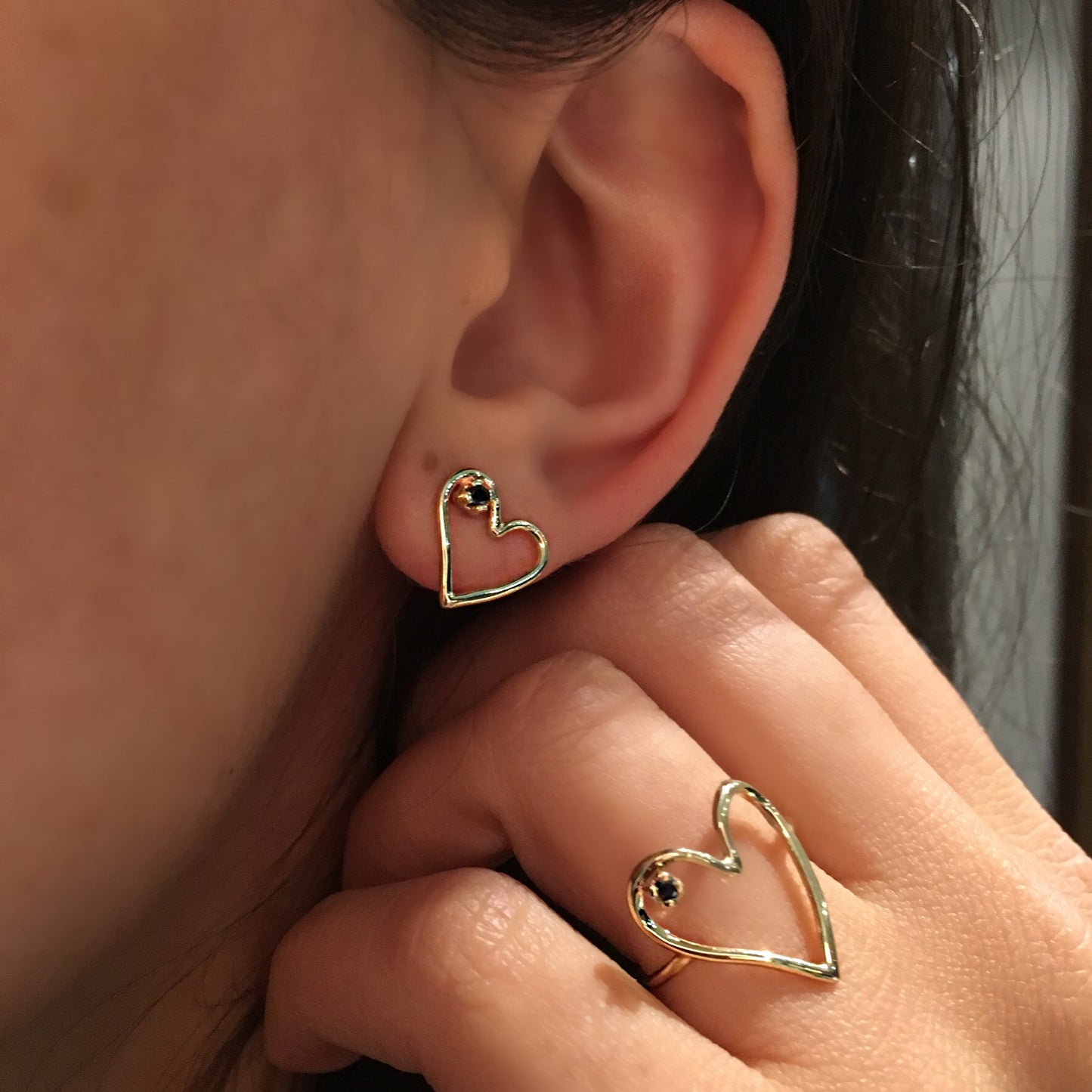 Mini Heart Earrings With Diamond