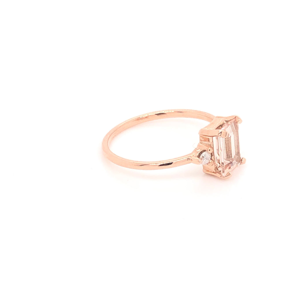 
                      
                        Anillo Ximena Morganita con Diamantes Edición Especial
                      
                    