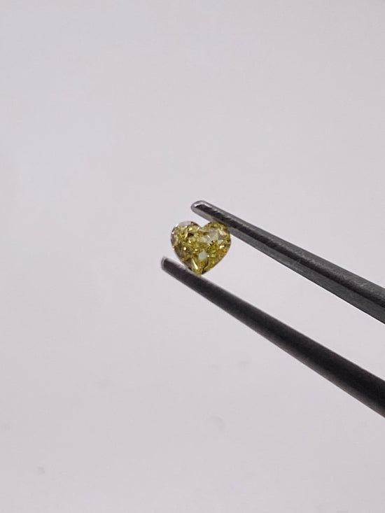 PIEDRA SUELTA / PAR de corazones de diamantes amarillos de 0.27ct / Valor total por el par 13,130 pesos