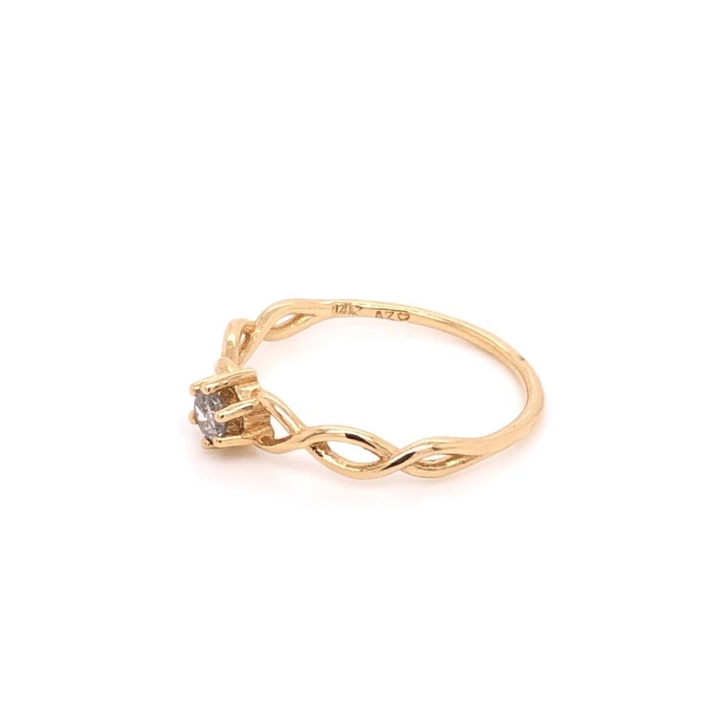 
                      
                        Mariel Ring
                      
                    