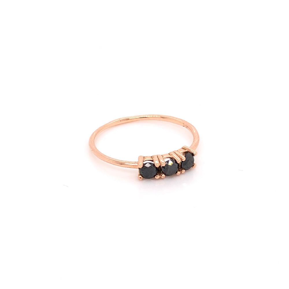 
                      
                        Anillo Isabella Diamante Negro
                      
                    