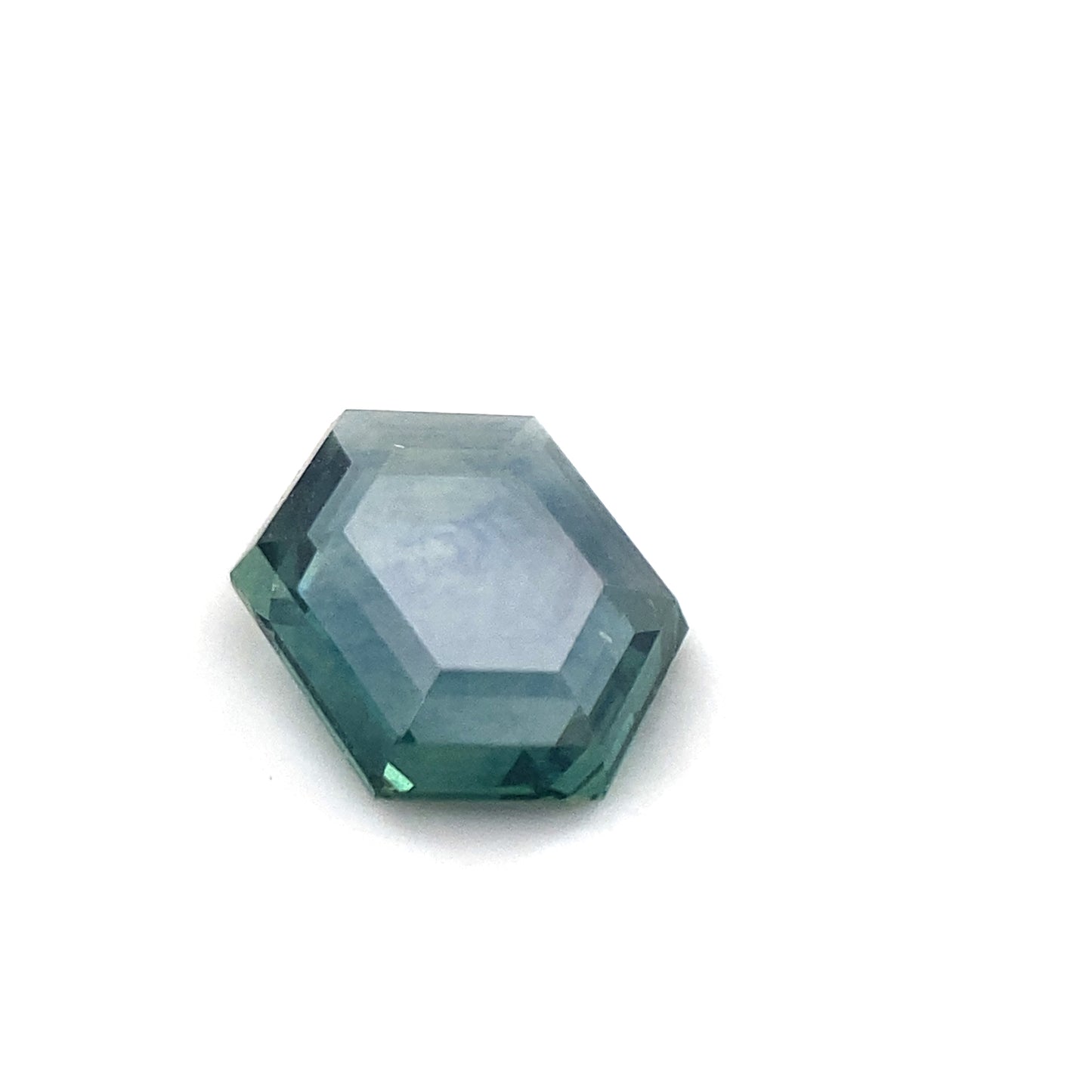 PIEDRA SUELTA / Zafiro bicolor en tonos azules y verdes corte hexagonal rosecut de 1.53ct / Valor total 22,000 pesos