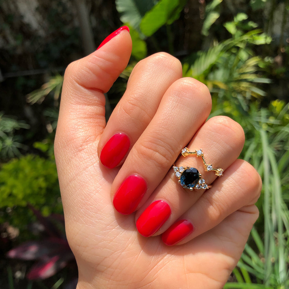 
                      
                        Anillo de Turmalina Azul con Diamantes
                      
                    