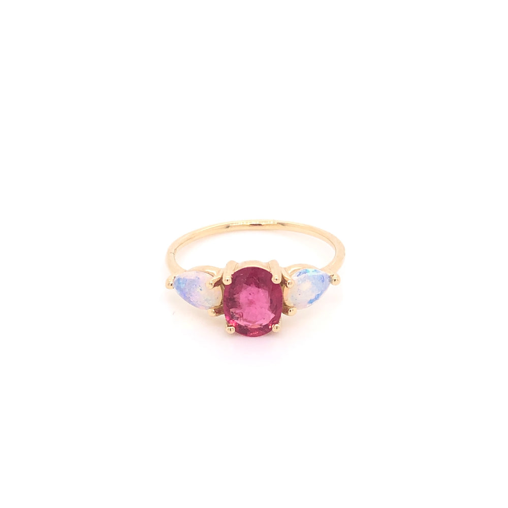 Anillo de Turmalina Rosa con Ópalos