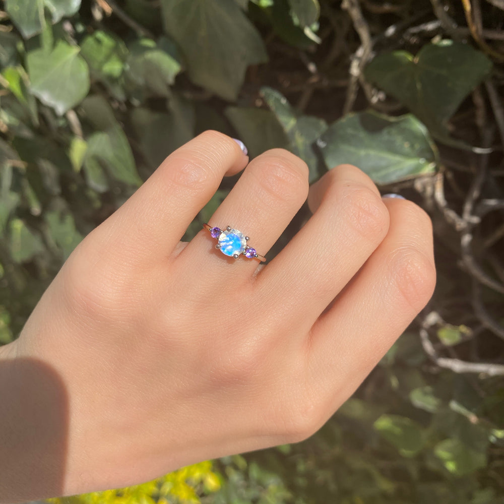 
                      
                        IMMEDIATE DELIVERY / Round Moonstone Ring with Amethysts / 14k White Gold / Size 5.25
                      
                    