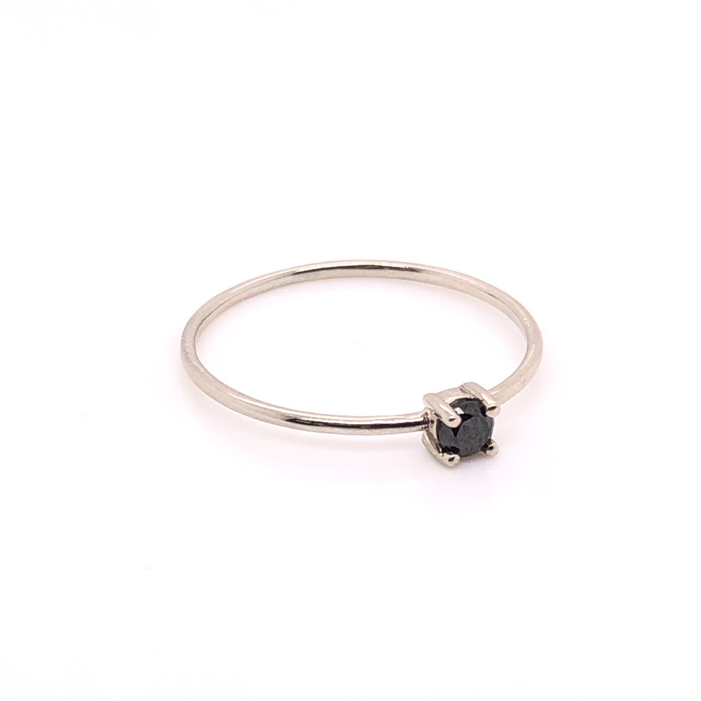 ENTREGA INMEDIATA / Anillo con Diamante Negro / Oro Blanco 14k / Talla 7.75