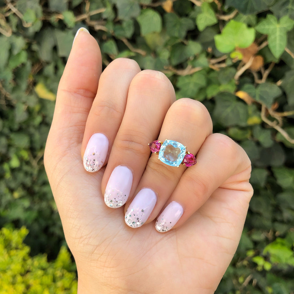 
                      
                        Anillo de Aguamarina con Turmalinas Rosas
                      
                    