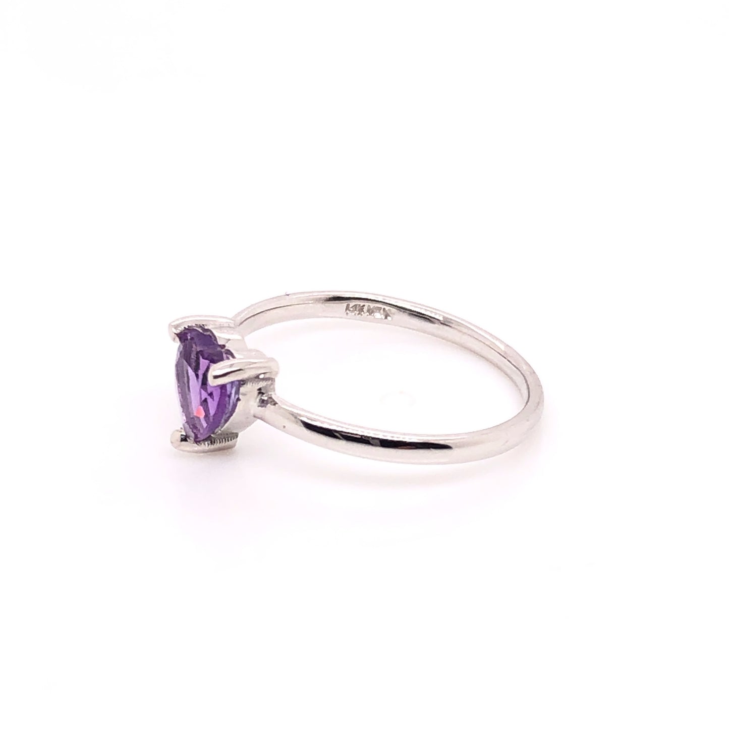Amethyst ring in the shape of a small heart