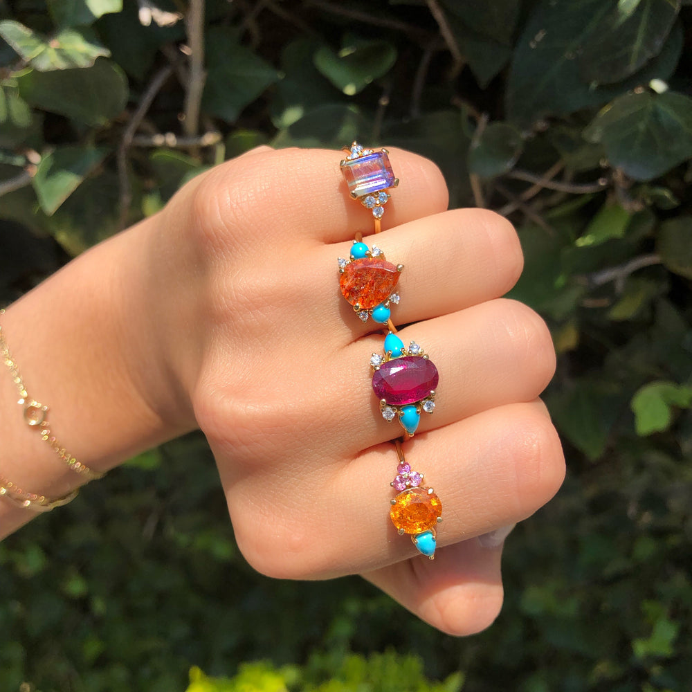 
                      
                        Anillo de Turmalina Rosa con Turquesa y Diamantes
                      
                    