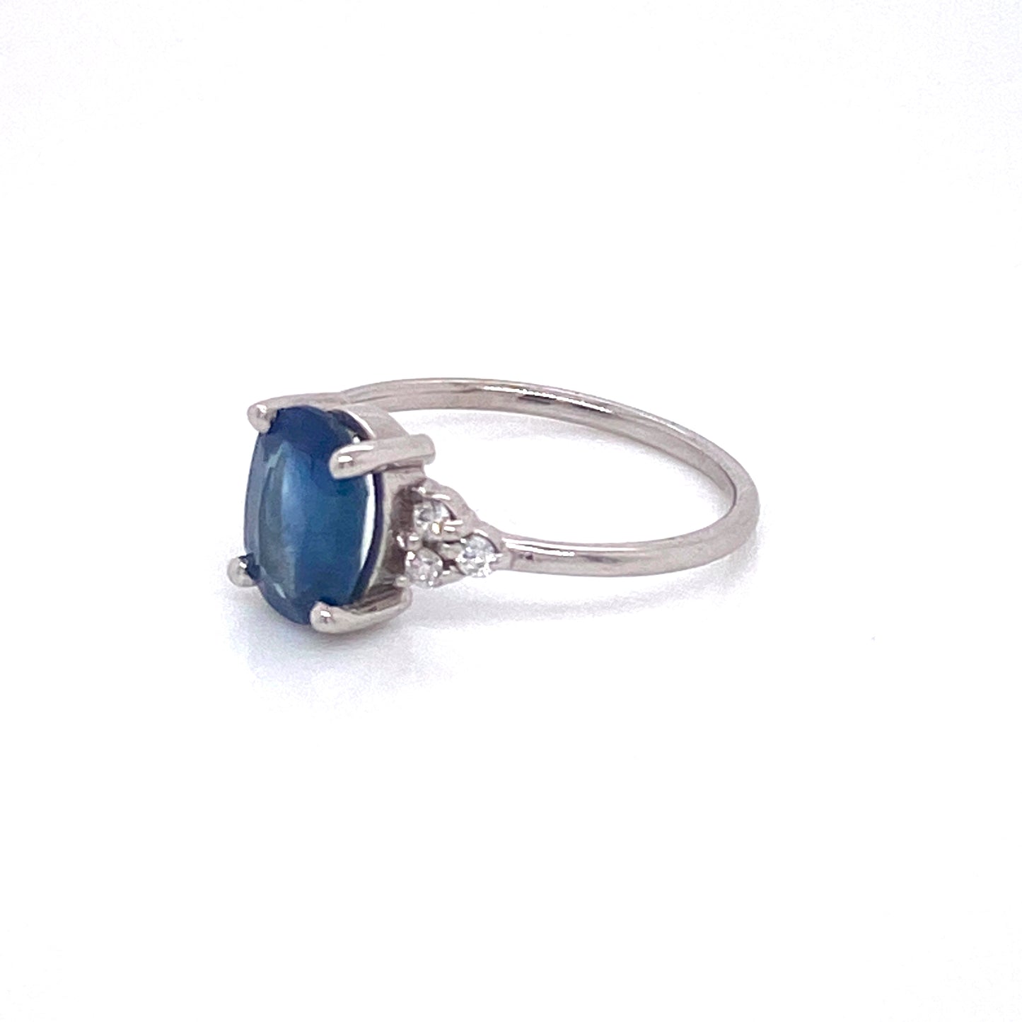 Sapphire and diamond ring