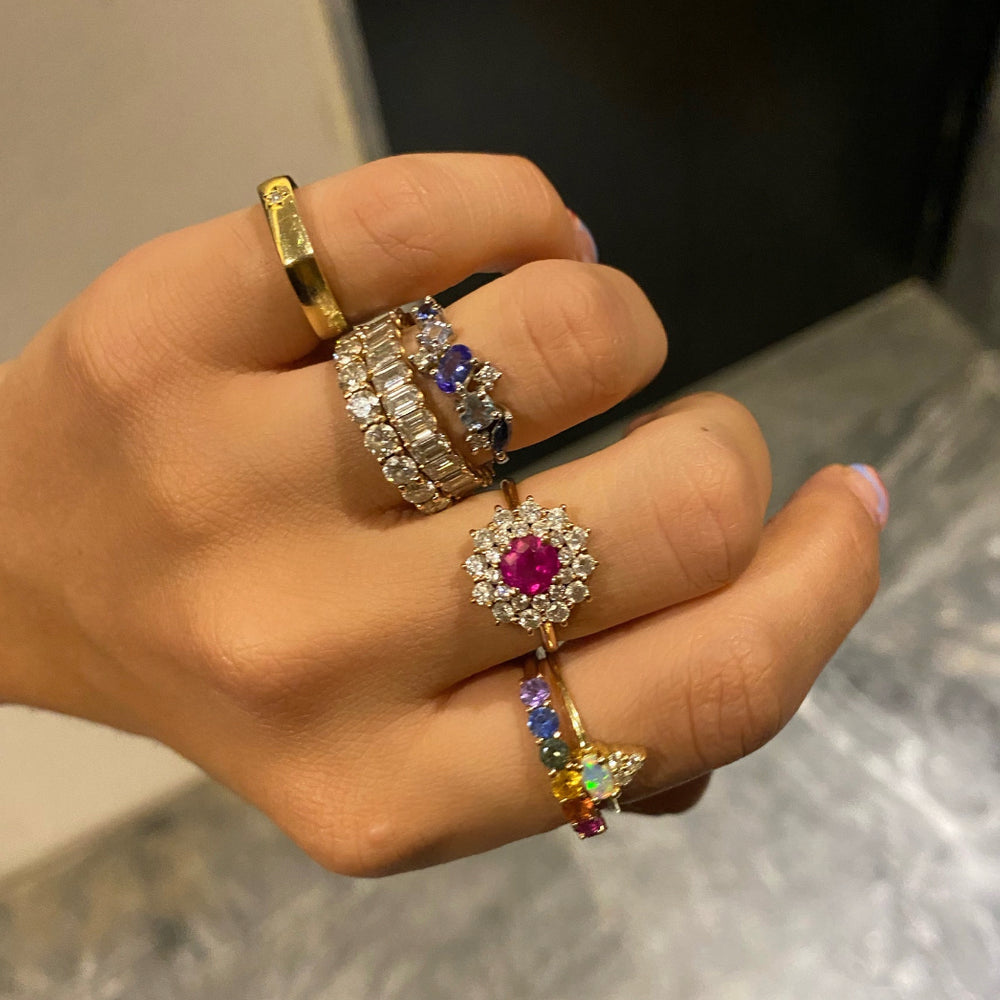 
                      
                        Anillo Leah Arcoiris Grande
                      
                    