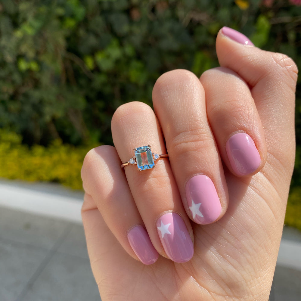 
                      
                        Anillo Ximena Aguamarina con Diamantes Edición Especial
                      
                    