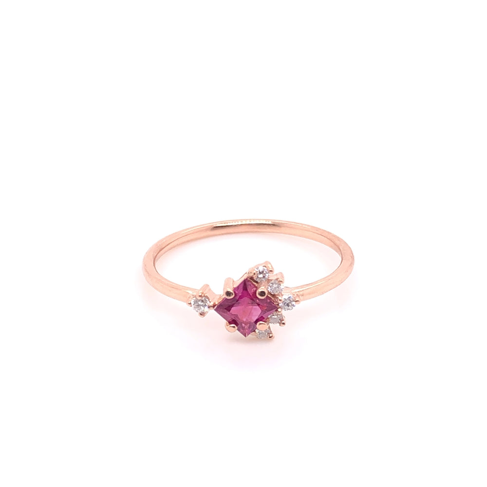 ENTREGA INMEDIATA / Anillo Rubí corte princesa con Diamantes / Oro Rosa 14k / Talla 7