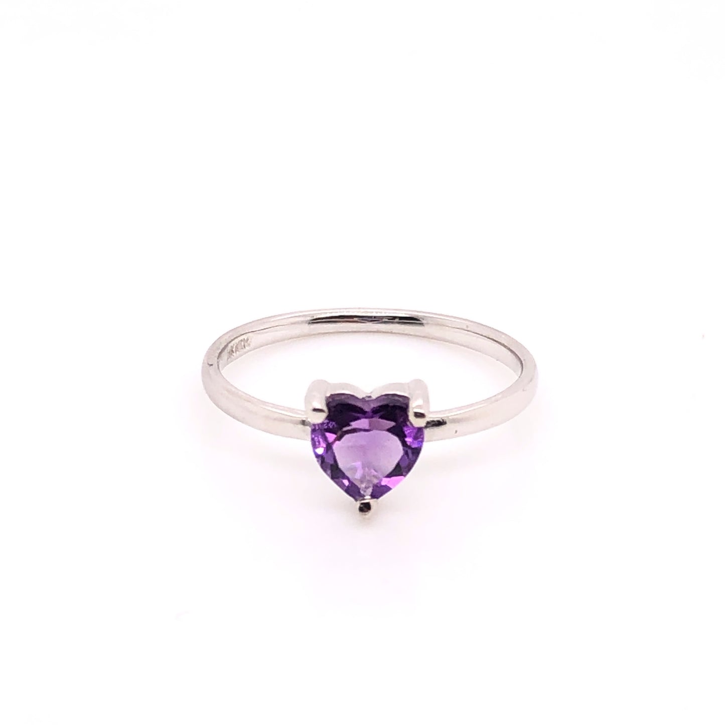 Amethyst ring in the shape of a small heart