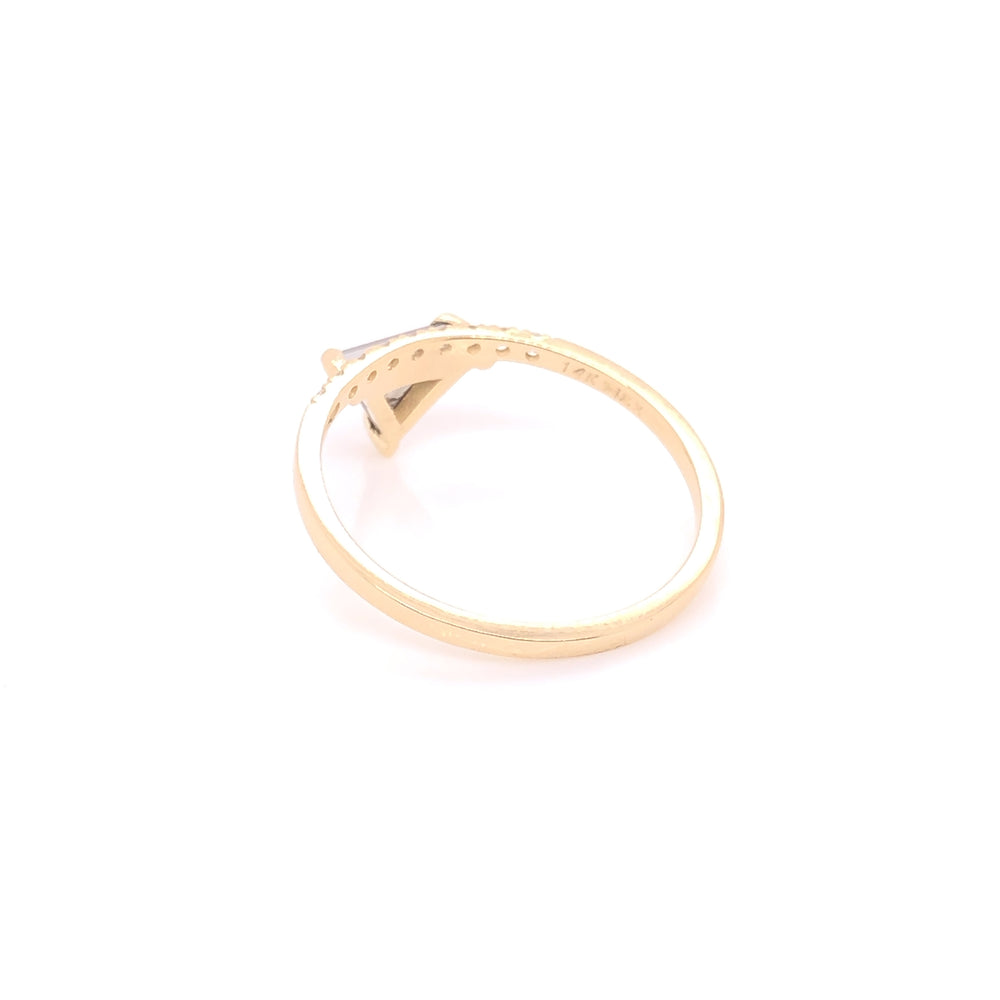 
                      
                        IMMEDIATE DELIVERY / Salt &amp; Pepper Diamond Ring Triangular cut with diamonds / 14k yellow gold / Size 7.25
                      
                    
