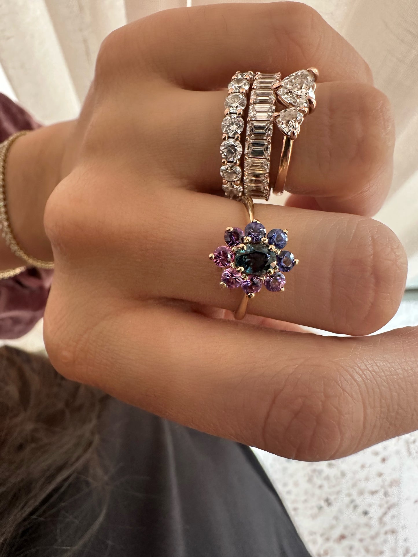 PIEZA ÚNICA/ ENTREGA INMEDIATA/ Anillo de Zafiro Teal con Halo de Zafiros rosas morados