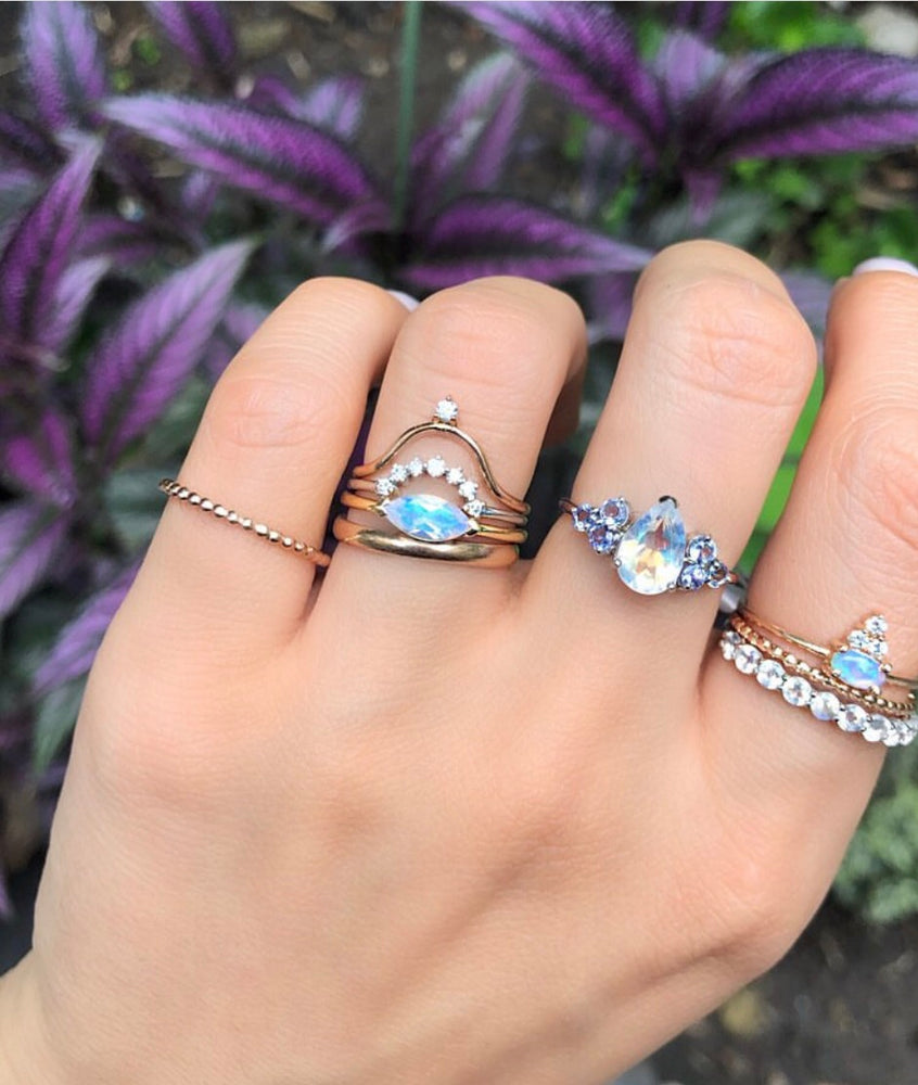 
                      
                        Anillo Corona Mila
                      
                    