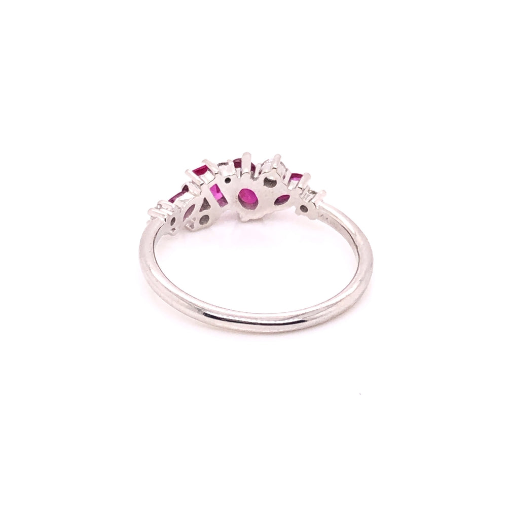 
                      
                        Anillo Cluster de Rubíes con Diamantes (pieza única)
                      
                    