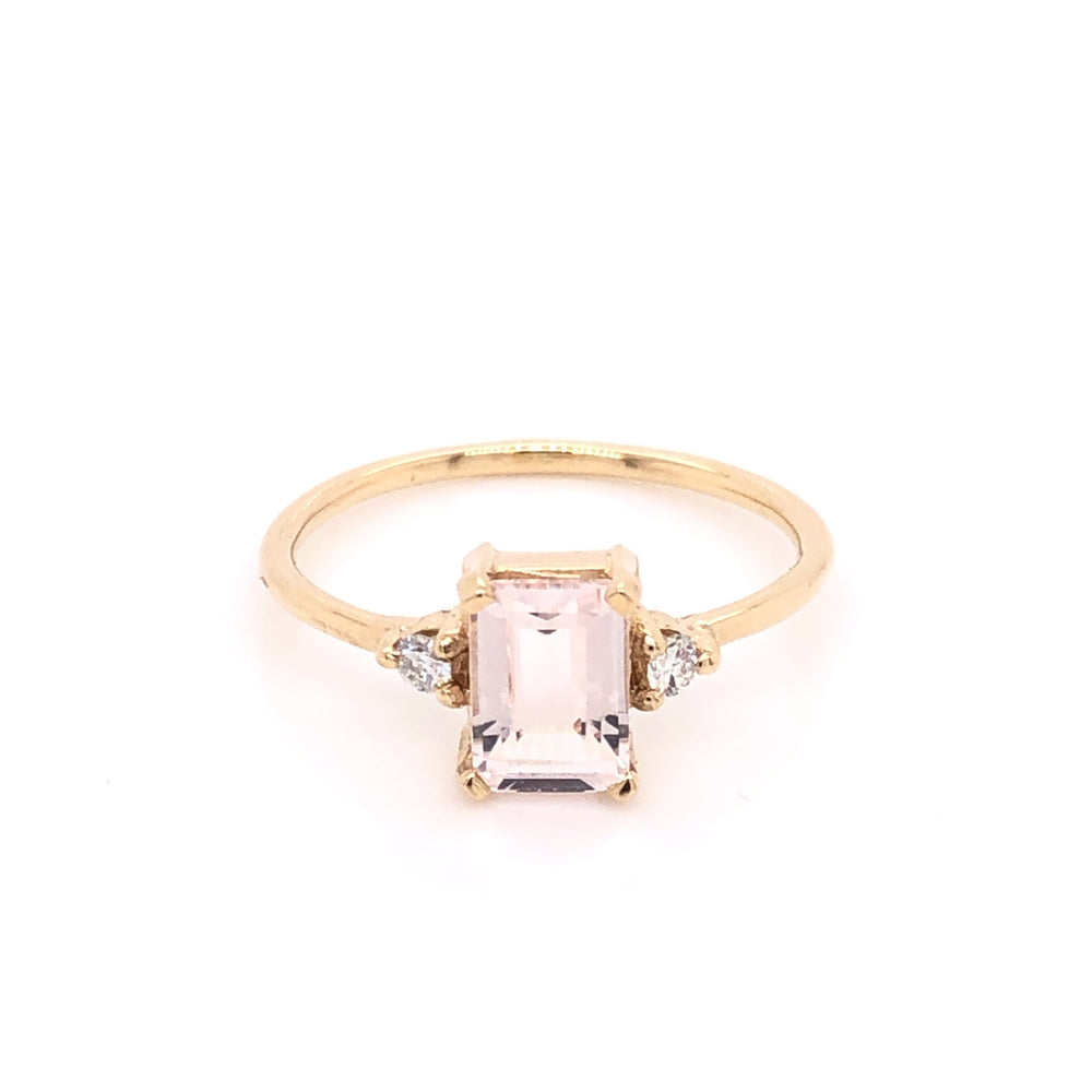 
                      
                        Anillo Ximena Morganita con Diamantes Edición Especial
                      
                    