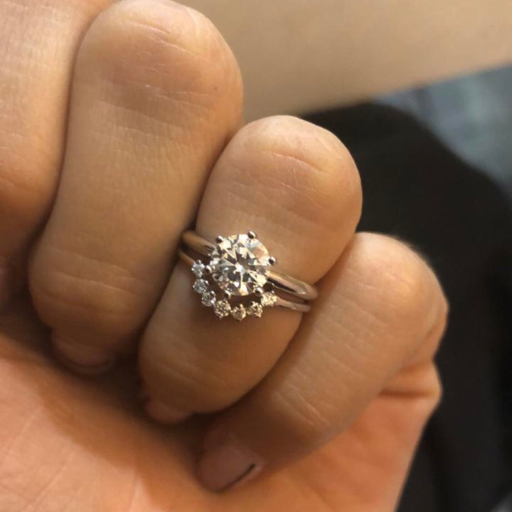 
                      
                        Anillo Corona Mila
                      
                    