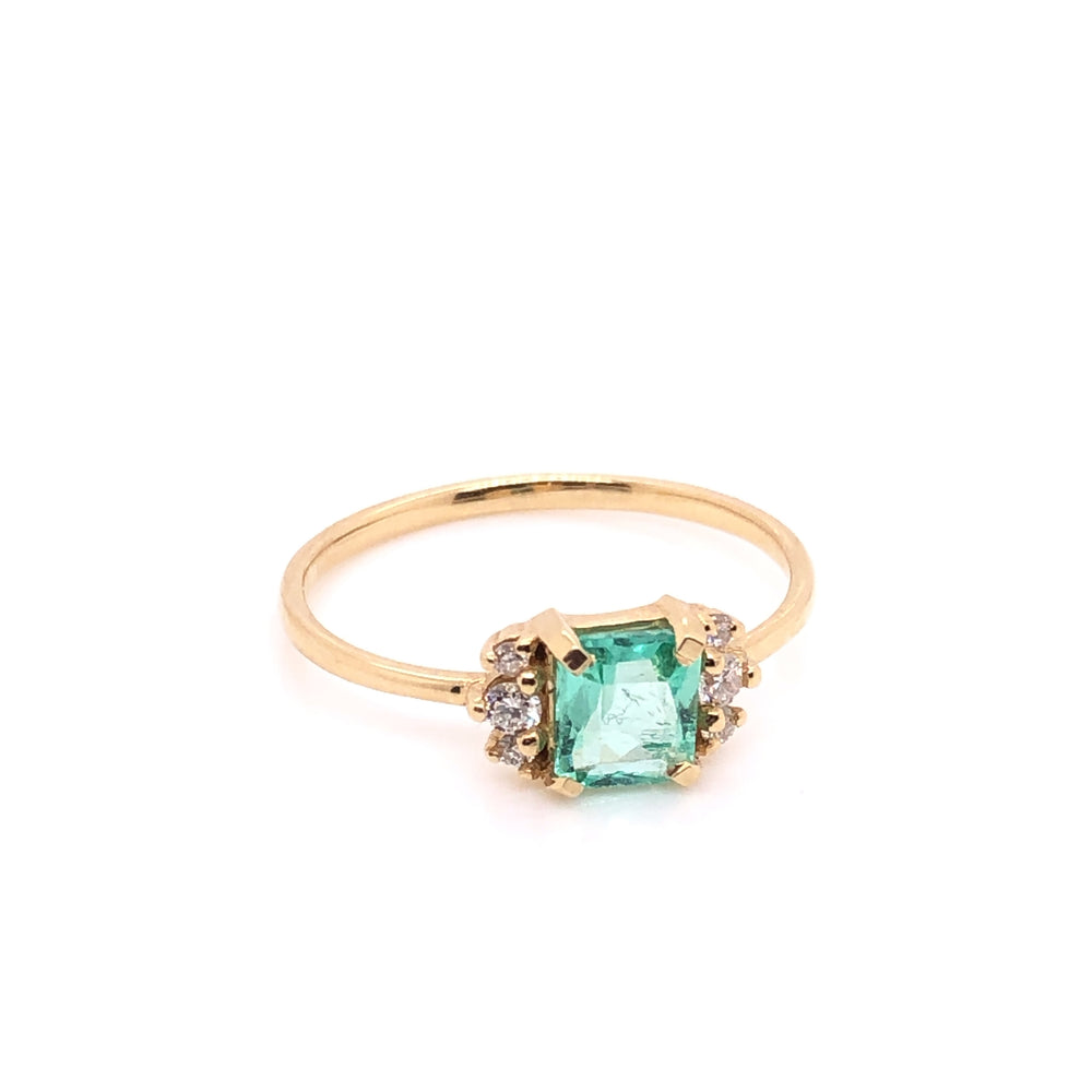 Emerald Ring with Diamonds (single piece)