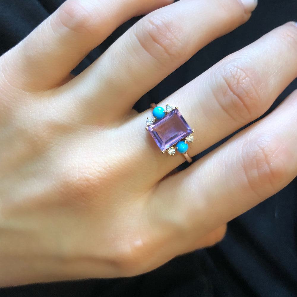 
                      
                        Anillo de Amatista con Turquesas y Diamantes
                      
                    