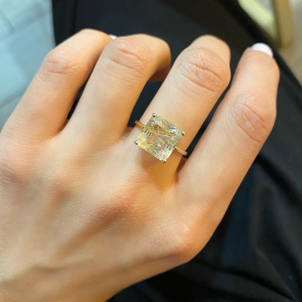 
                      
                        Anillo de Cuarzo Rutilado (pieza única)
                      
                    