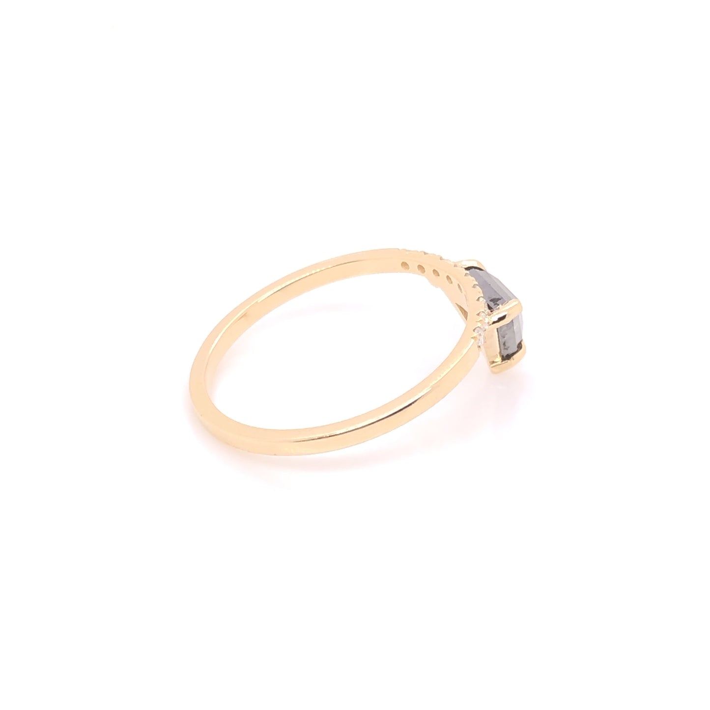 ENTREGA INMEDIATA / Anillo Diamante Salt & Pepper corte Triangular con diamantes / Oro amarillo 14k / Talla 7.25