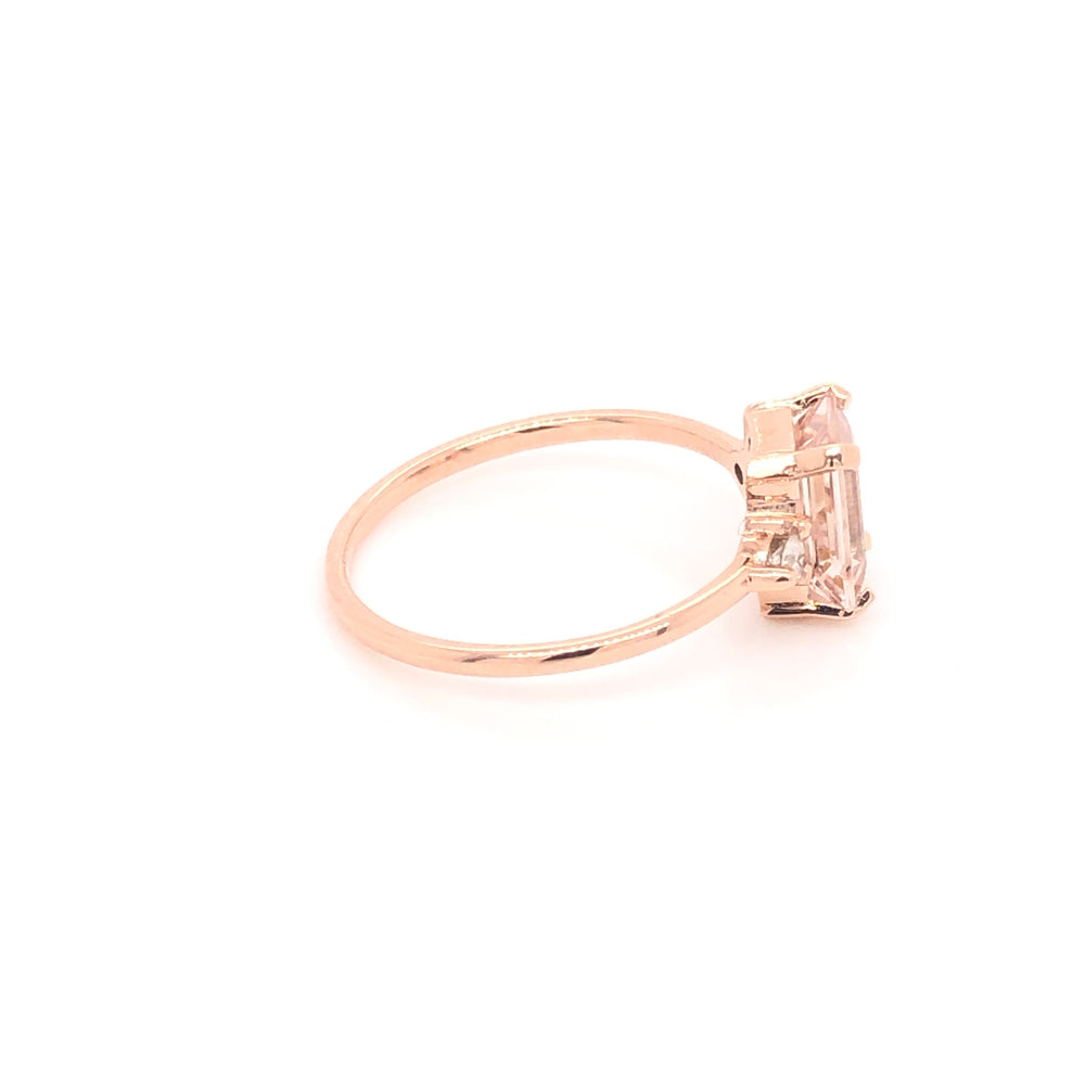 
                      
                        Anillo Ximena Morganita con Diamantes Edición Especial
                      
                    