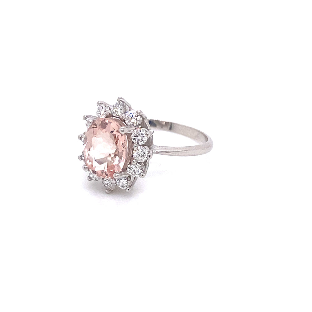 
                      
                        Anillo “Kate” de Morganita con Diamantes
                      
                    