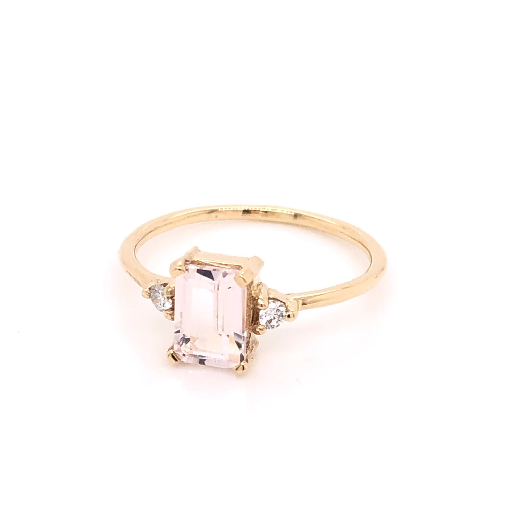 
                      
                        Anillo Ximena Morganita con Diamantes Edición Especial
                      
                    