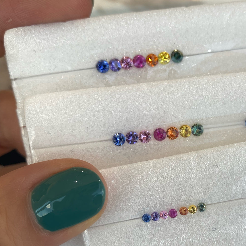 
                      
                        Anillo Leah Arcoiris Grande
                      
                    