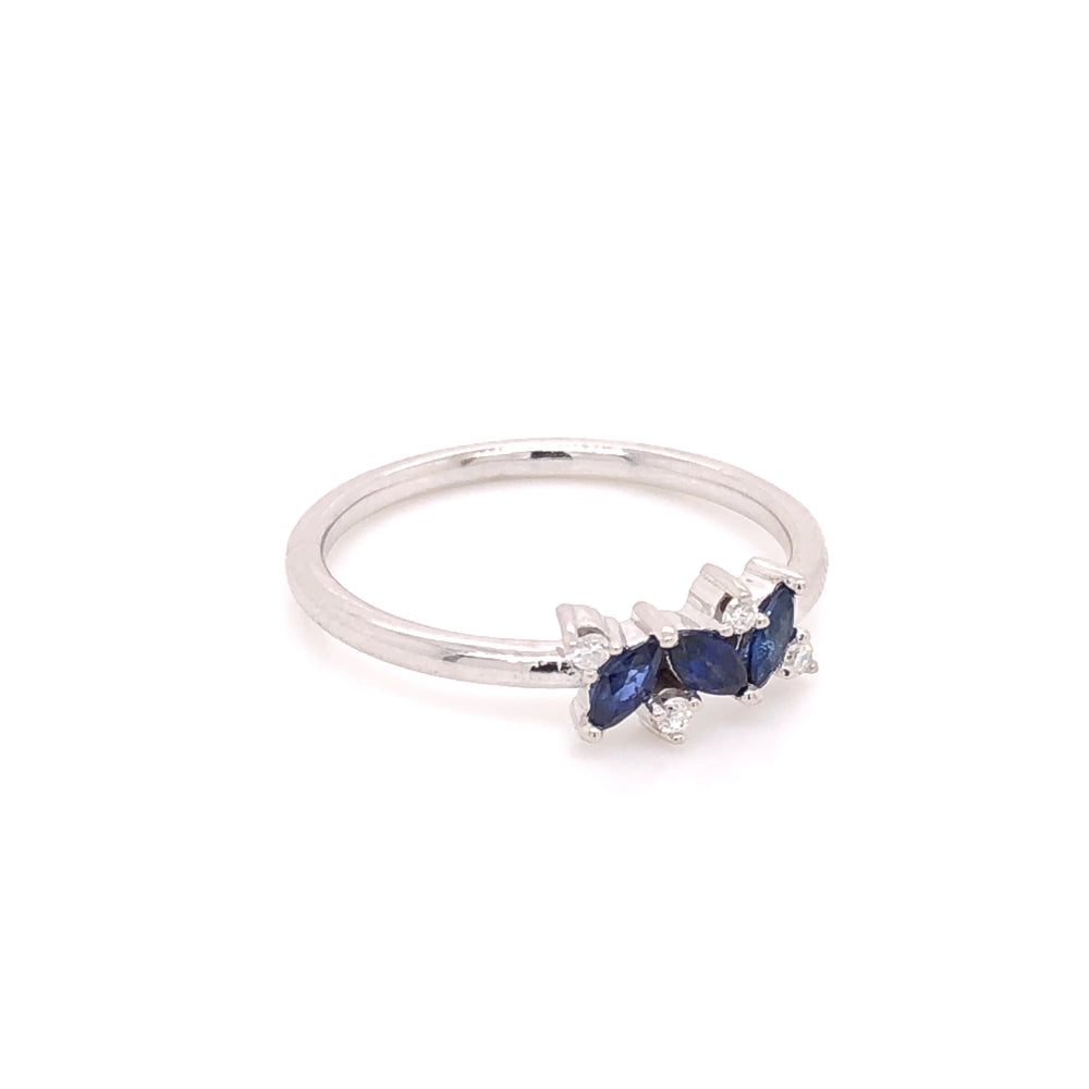 
                      
                        Anillo de Zafiros Marquis con Diamantes (pieza única)
                      
                    