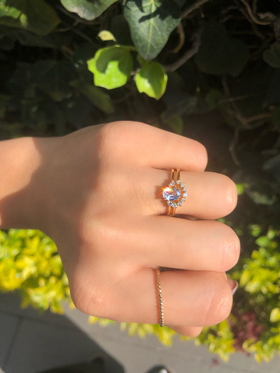 Anillo de Zafiro “Baby Blue” con Diamantes