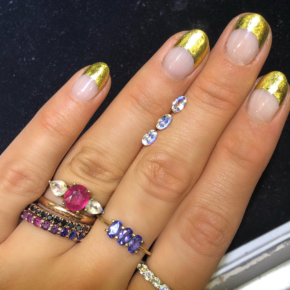 
                      
                        Anillo Soluna Moonstone Edición Limitada
                      
                    
