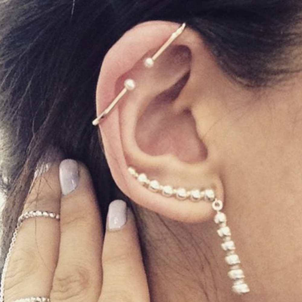
                      
                        Earclips Colgantes Caviar
                      
                    