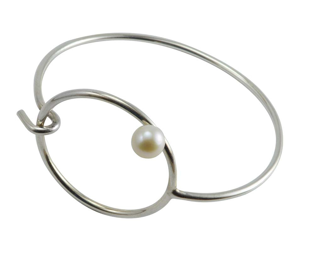 Load image into Gallery viewer, Pearl Circle Bracelet
